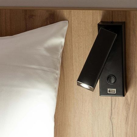 B&B Hotel Marseille Parc Chanot Экстерьер фото