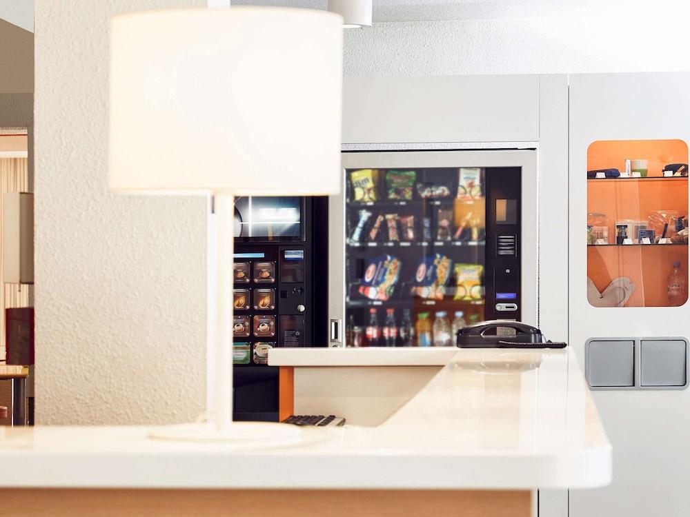 B&B Hotel Marseille Parc Chanot Экстерьер фото