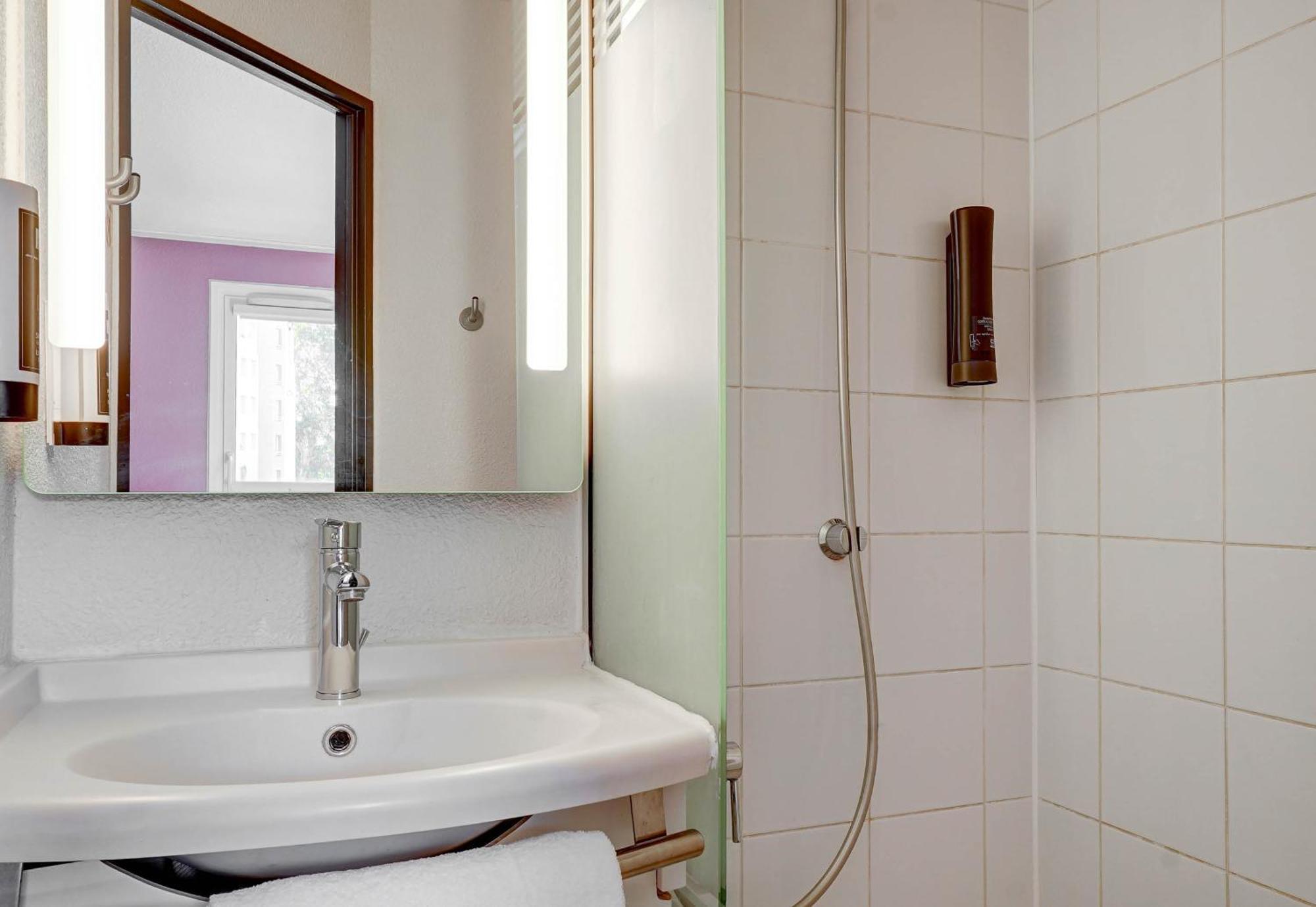 B&B Hotel Marseille Parc Chanot Экстерьер фото